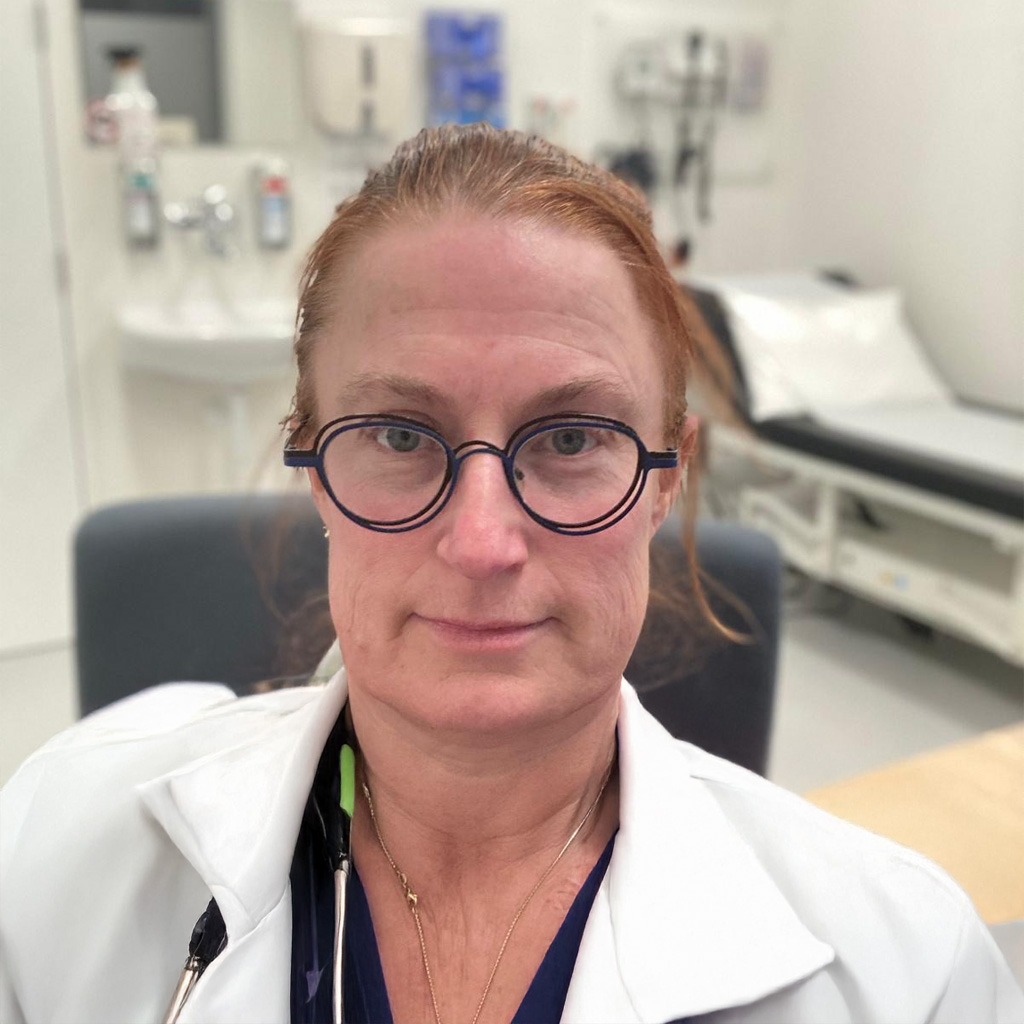 Dr. Sarah Terol in de behandelruimte